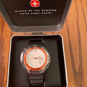 NWT Wenger Battalion III Diver Watch 72347 Black/Orange